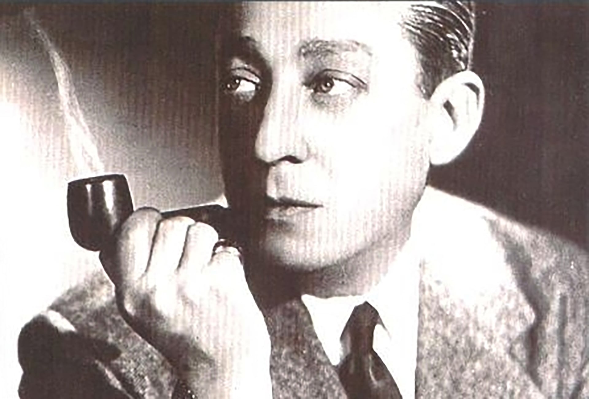 Julio de Caro renovó el tango con arreglos sofisticados y dirección de orquesta, consolidando el estilo 'tango romanza' en los años veinte y treinta