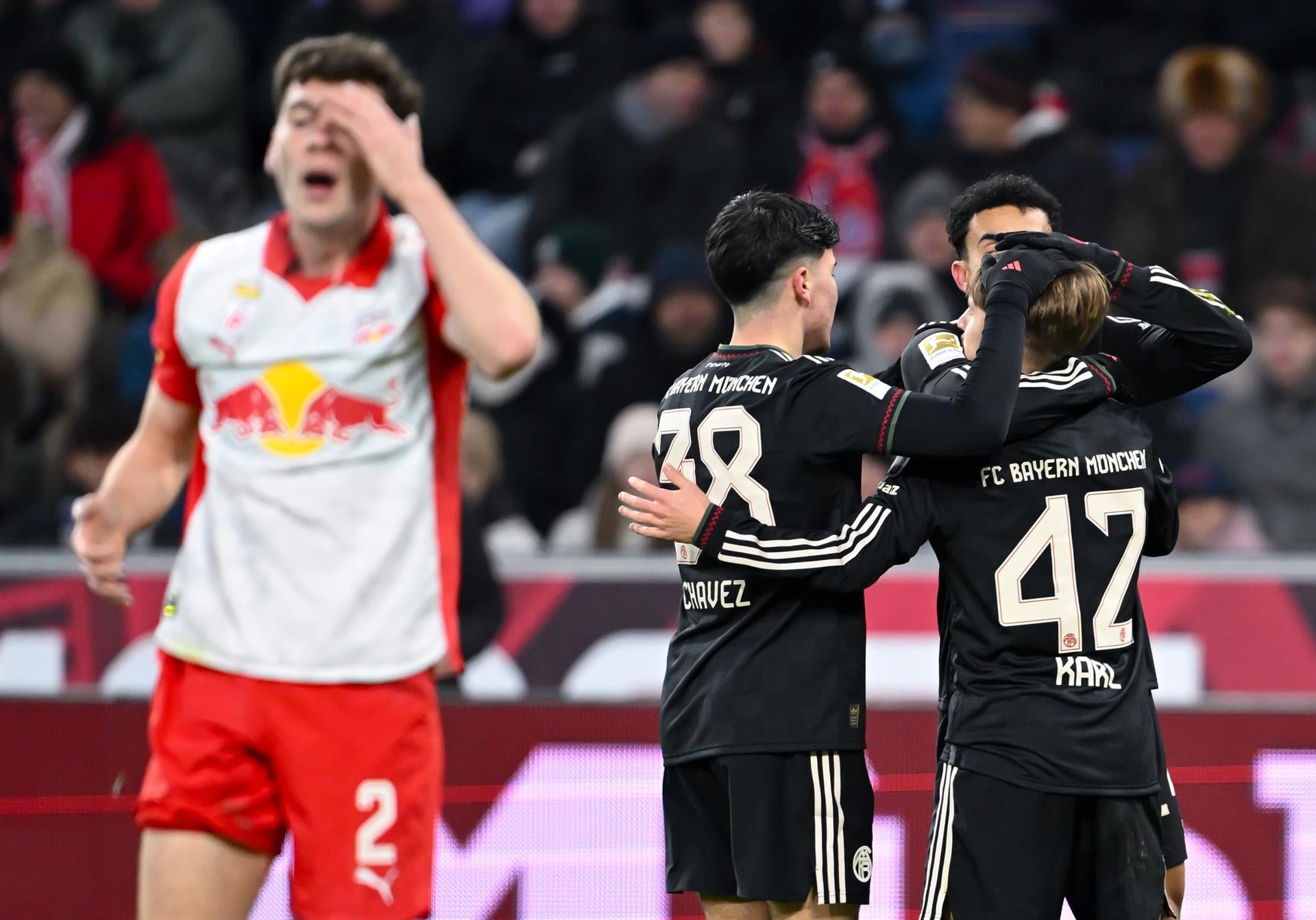 Joven estrella del Bayern Múnich se disculpa por comentarios sobre el Real Madrid