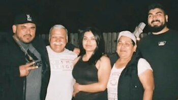 La comunidad y familiares se