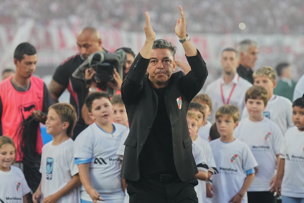 VGYPQHGKPVDPRIOMFDQCHPJRYE