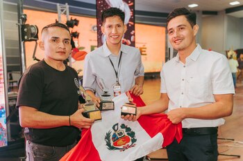 De izquierda a derecha. Eric