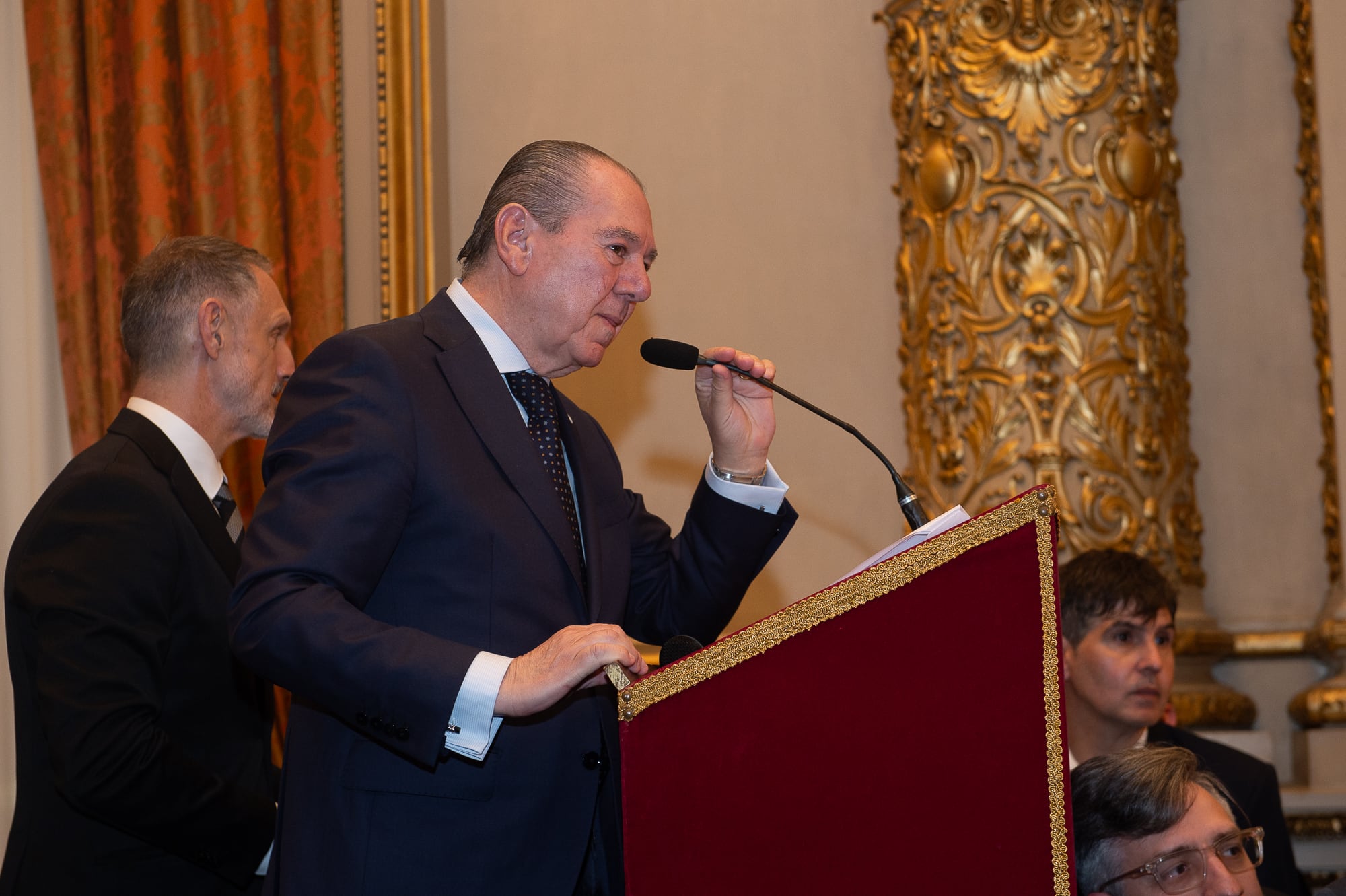 Mario Montoto, uno de los premiados, por los 20 años de la editorial TAEDA (Jaime Olivos)