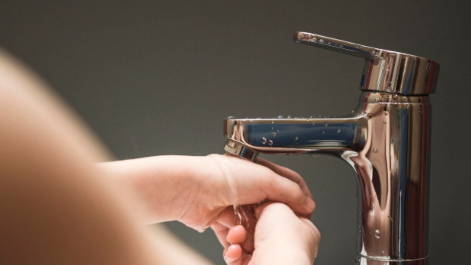 La limpieza del reservorio busca garantizar la calidad del agua potable y proteger la salud pública en Lima.