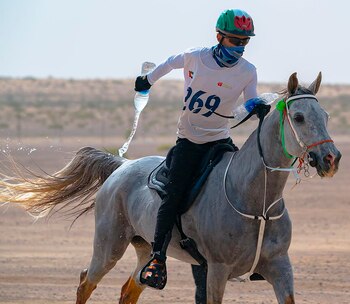 El jinete emiratí Abdul Aziz