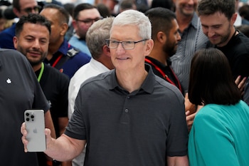 Tim Cook priorizará la satisfacción de accionistas y la presencia internacional en su nuevo rol en Apple. (Foto: REUTERS/Loren Elliott)
