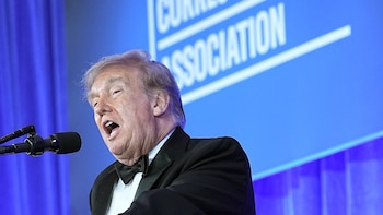 En la gala de corresponsales, Trump lanza insultos personales