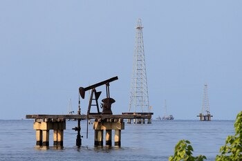 Pozos petroleros en Maracaibo en