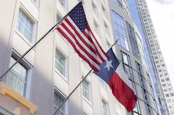 El estado de Texas destinó más de USD 320 millones desde 2019 a reformas judiciales, capacitación y monitoreo del sistema de acogida (Europa Press)