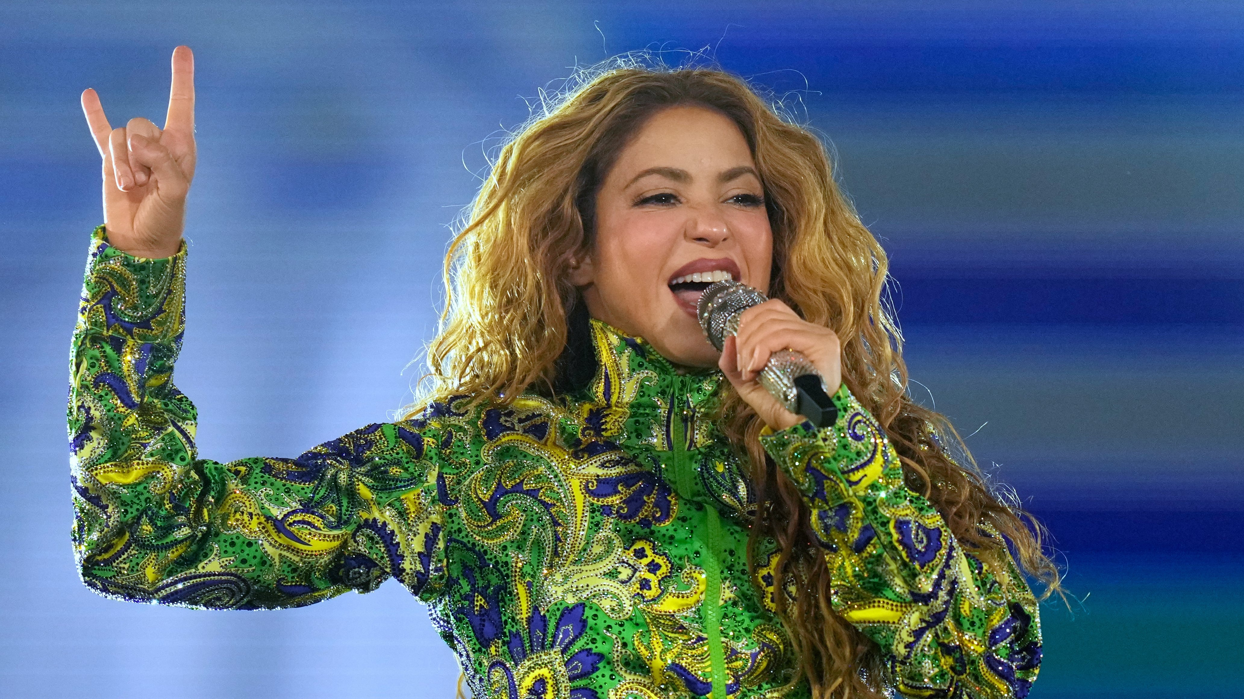 La estrella del pop colombiana Shakira actúa durante su concierto gratuito en la playa de Copacabana en Río de Janeiro, el sábado 2 de mayo de 2026. (Foto AP/Silvia Izquierdo)