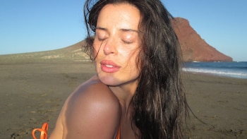 Nathy Peluso impactó con sus fotos en microbikini: “En un sueño”
