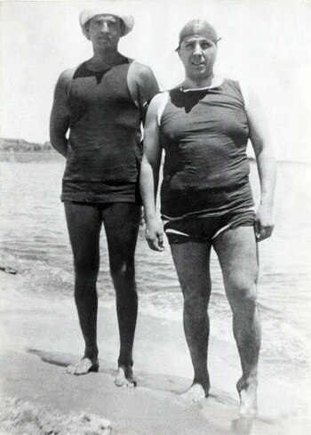 Gardel, a la derecha, con