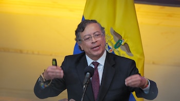 Gustavo Petro se fue sin escuchar las réplicas de la oposición en su última comparecencia como presidente en el Congreso: duras críticas