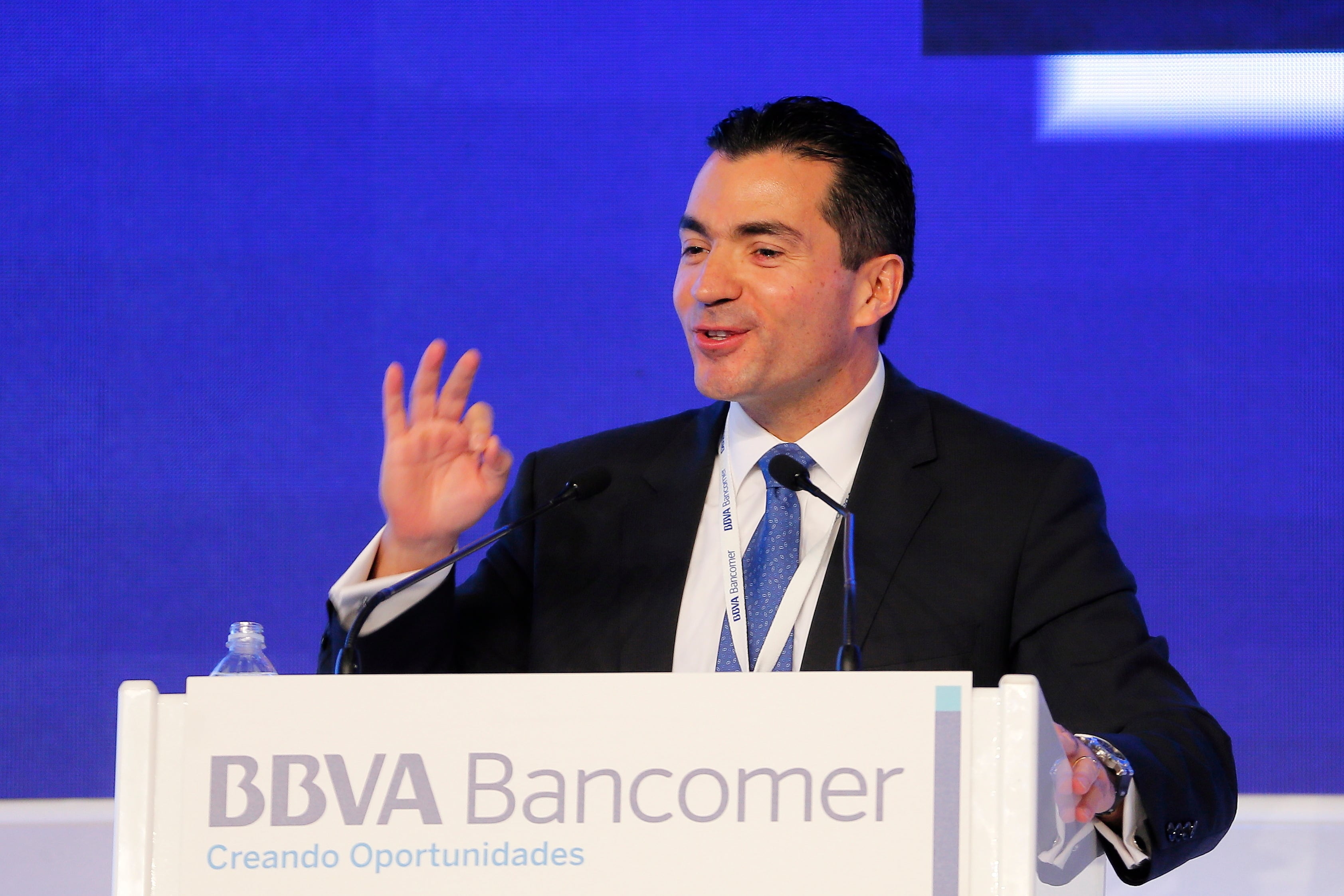 El director general de BBVA Bancomer, Eduardo Osuna, habla durante la reunión nacional de consejeros del BBVA Bancomer en Ciudad de México (México). EFE/José Méndez/Archivo