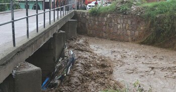 Más de 200 barrios y colonias de Tegucigalpa permanecen bajo monitoreo por riesgo de deslizamientos. Las lluvias han provocado saturación de suelos en varios sectores vulnerables de la capital. (Foto: Cortesía)