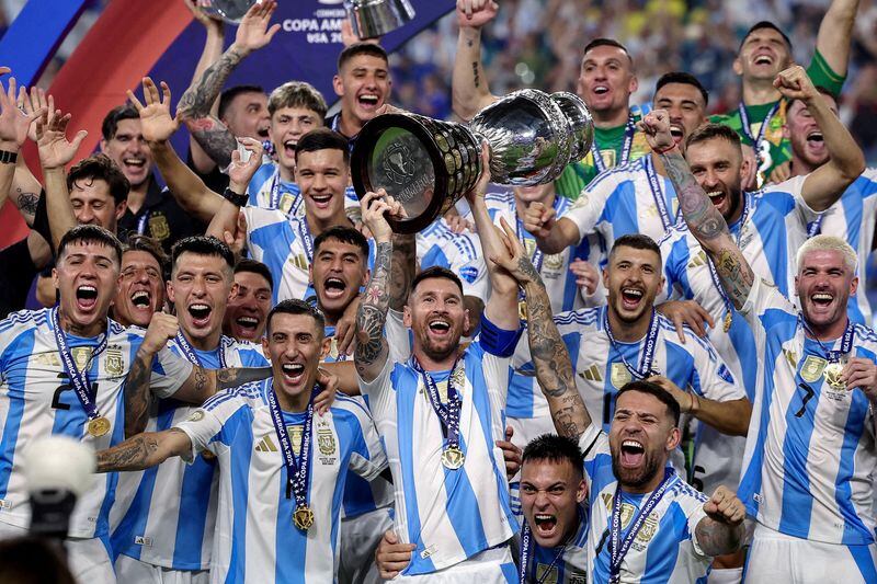 Argentina ganó su derecho a participar por ser campeón de la Copa América 2024 (Crédito: Reuters/Agustin Marcarian)