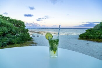 Un mojito en la playa. (VICKI SMITH/ GETTY IMAGES)