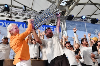 Schmidt impulsa prácticas sustentables en la navegación internacional con 11th Hour Racing (REUTERS/Jennifer Lorenzini)