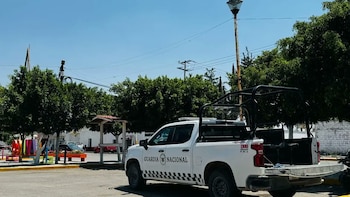 Aseguran combustible y siete vehículos durante cateo contra huachicol en Atitalaquia, Hidalgo
