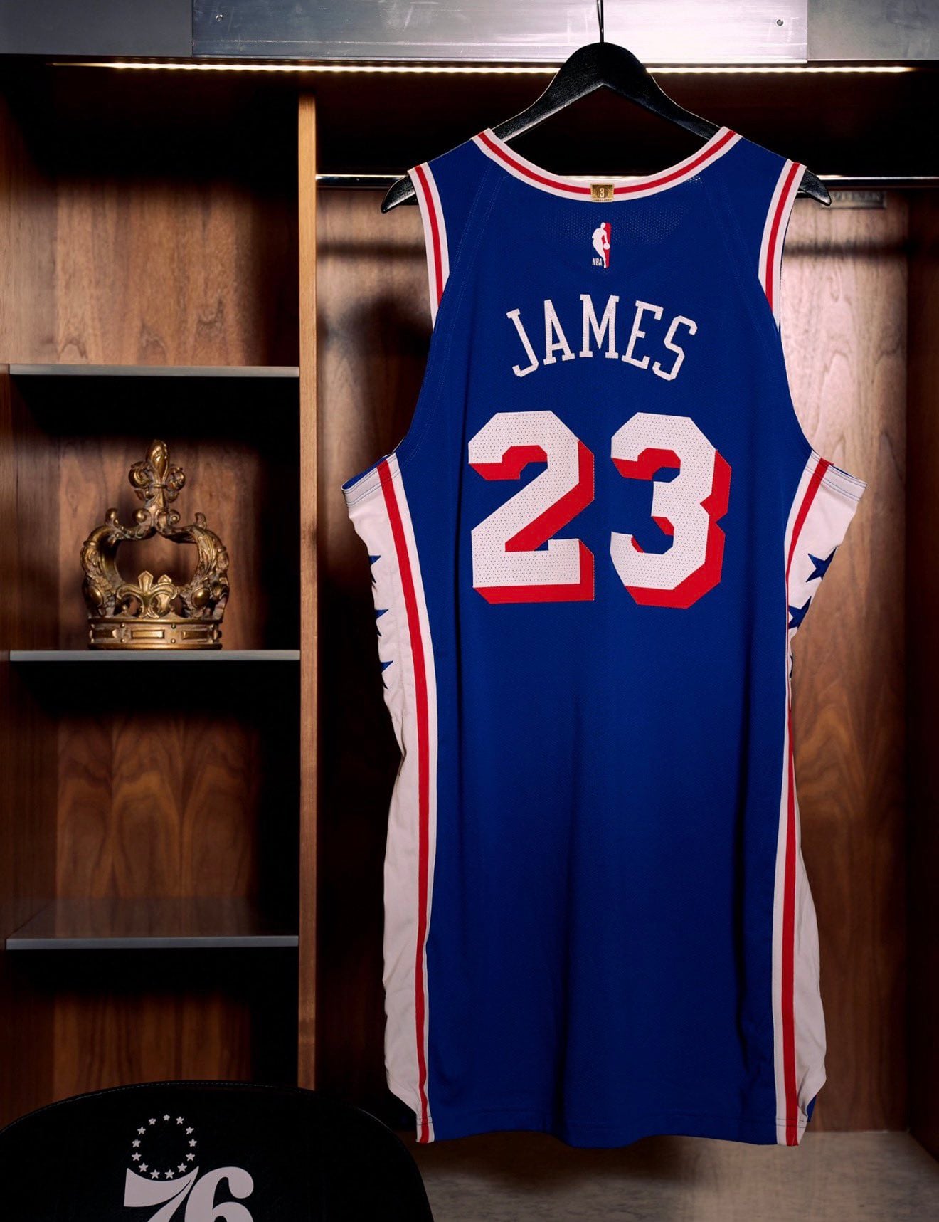 La nueva camiseta de LeBron James en Philadelphia 76ers superó el impacto comercial que tuvo en 2023 el pase de Shohei Ohtani a Los Angeles Dodgers (@sixers)