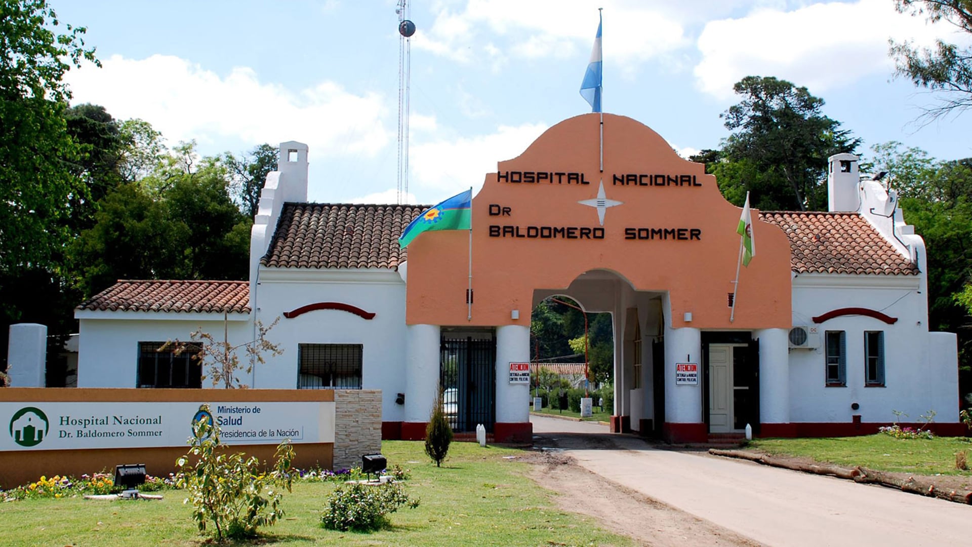 Se trata del Hospital Nacional “Doctor Baldomero Sommer”, el Hospital Nacional “Profesor Alejandro Posadas”, el Hospital Nacional y Comunidad “Dr. Ramón Carrillo”, el Instituto Nacional de Rehabilitación Psicofísica del Sur “Doctor Juan Otimio Tesone” (INAREPS) y el Hospital Nacional en Red Especializado en Salud Mental y Adicciones “Licenciada Laura Bonaparte” (argentina.gob.ar)