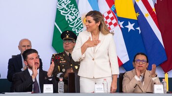 El titular de la SSPC agradece a la mandataria de Baja California durante la entrega de reconocimientos del Plan Kukulkán, mientras ella mantiene silencio por un audio filtrado y un video con amenazas atribuidas a Jaime Bonilla
