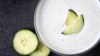 Salsa de pepino: una receta ligera y refrescante para darle más profundidad a tus platos