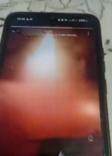 En el video se observaba el momento exacto en que el vehículo era consumido por las llamas