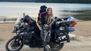 Valeria, Uma y la moto