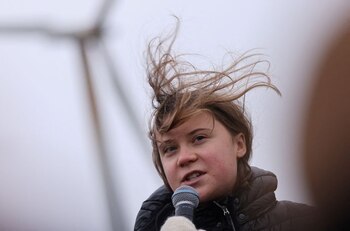 FOTO DE ARCHIVO. La activista climática Greta Thunberg habla durante una protesta contra la ampliación de la mina de lignito a cielo abierto Garzweiler de la compañía eléctrica alemana RWE en Luetzerath, Alemania. 14 de enero de 2023. REUTERS/Thilo Schmuelgen