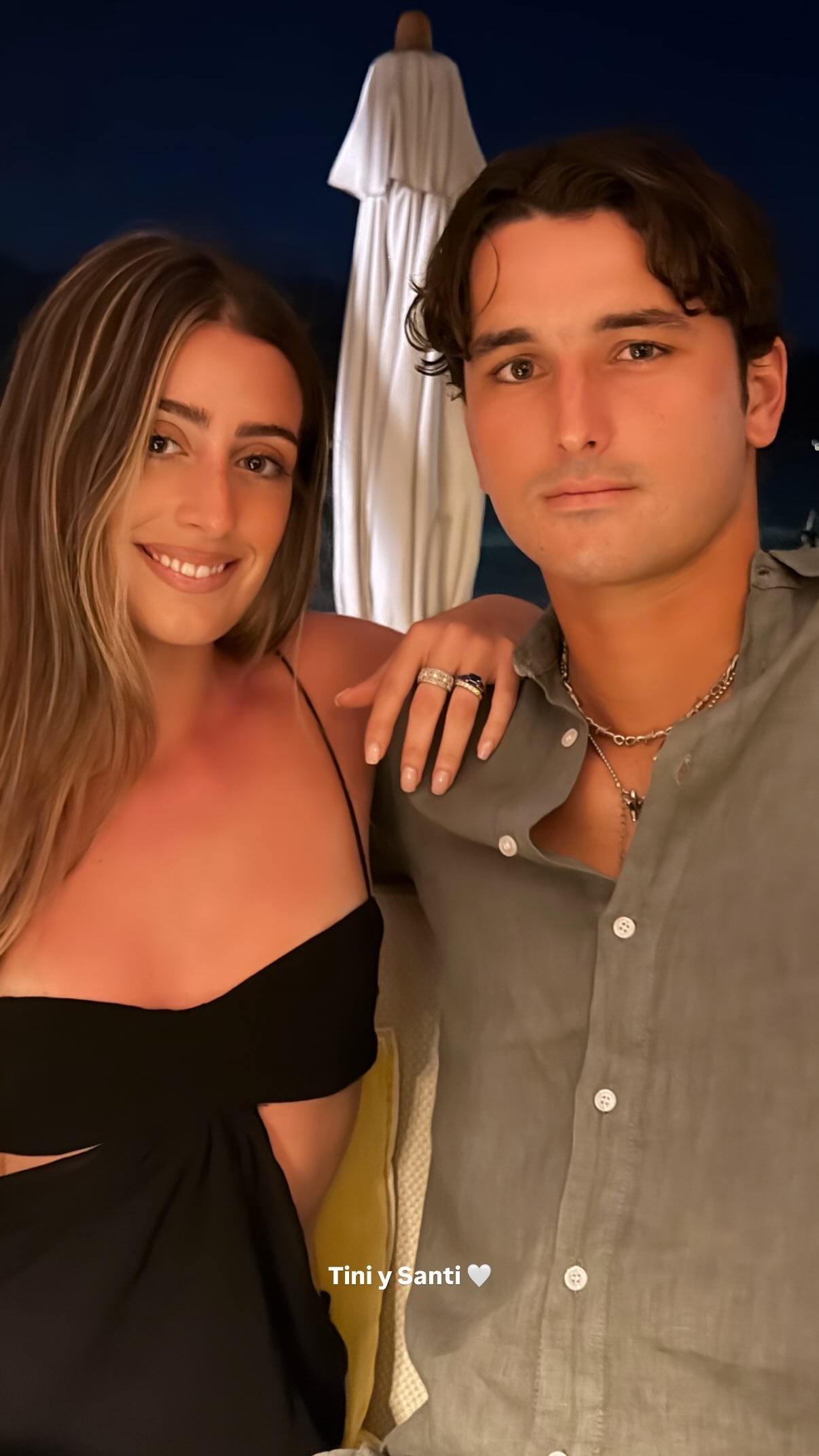 Valentina posó sonriente junto a Santi Llavallol, que Awada acompañó con un corazón
