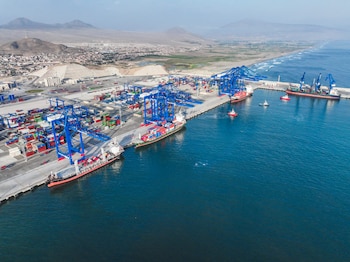 La controversia escaló luego de que la Corte Superior de Justicia de Lima declarara improcedente el amparo presentado por Cosco contra Ositrán.