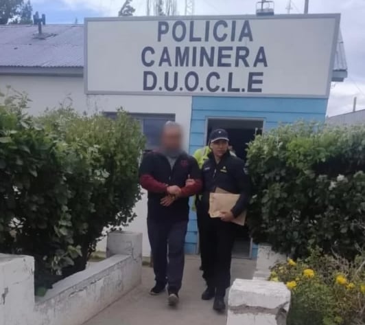 La detención se produjo el pasado lunes en el paraje La Esperanza durante un operativo policial de rutina en la Ruta 40 (Foto: Señal Calafate)