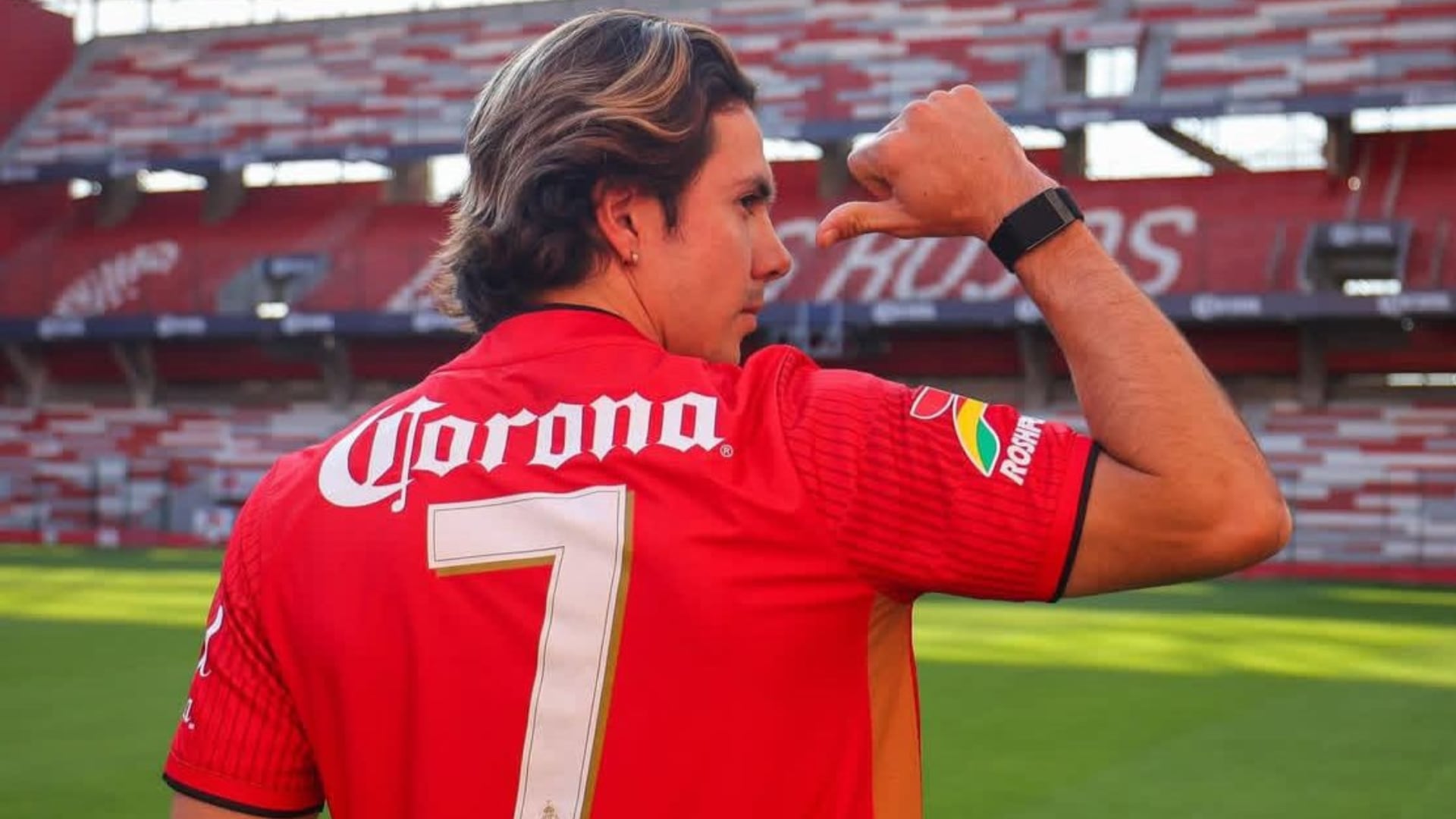 Con el dorsal siete y el apoyo del club, Sebastián Córdova promete entregar el máximo en cada partido, asumir un rol protagonista y luchar por títulos. (Instagram/ @cordovar97)