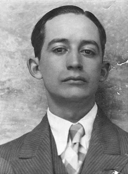 La poesía de Villaurrutia destaca por imágenes oscuras y la constante presencia de la noche, la desolación y la muerte. (Archivo General de la Nación)