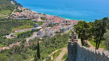 El pueblo marinero a una