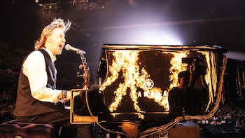 Cumpliendo su promesa de “volver”,