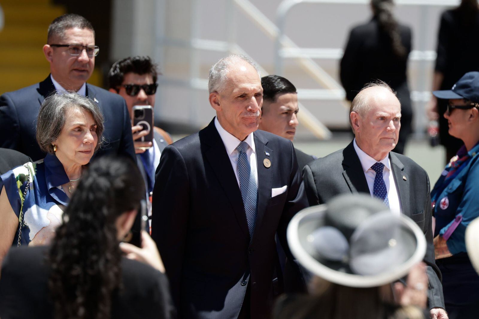 El mandatario hondureño intercambió saludos con autoridades internacionales durante el evento protocolario. (Foto: Casa Presidencial)