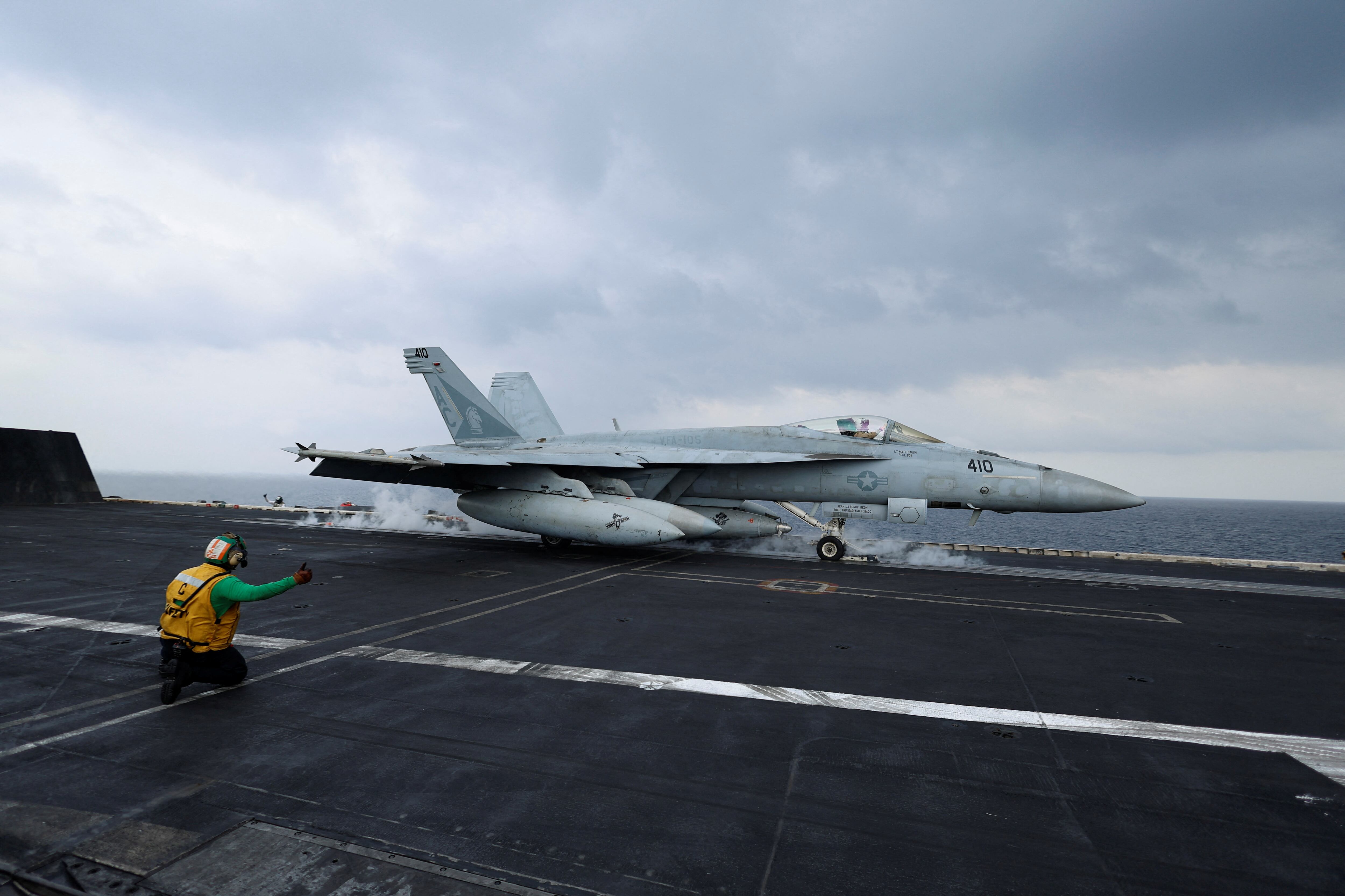 Aviones militares de EEUU volaron a pocos kilómetros de La Orchila, la isla que sirve de refugio al dictador Nicolás Maduro (REUTERS/Hamad I Mohammed)