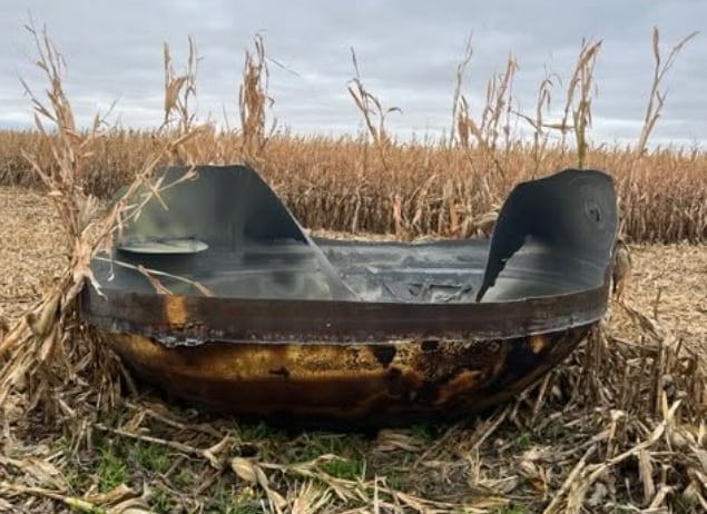 Un agricultor halló en su campo de maíz en Minnesota los restos de un cohete chino de 3,35 metros