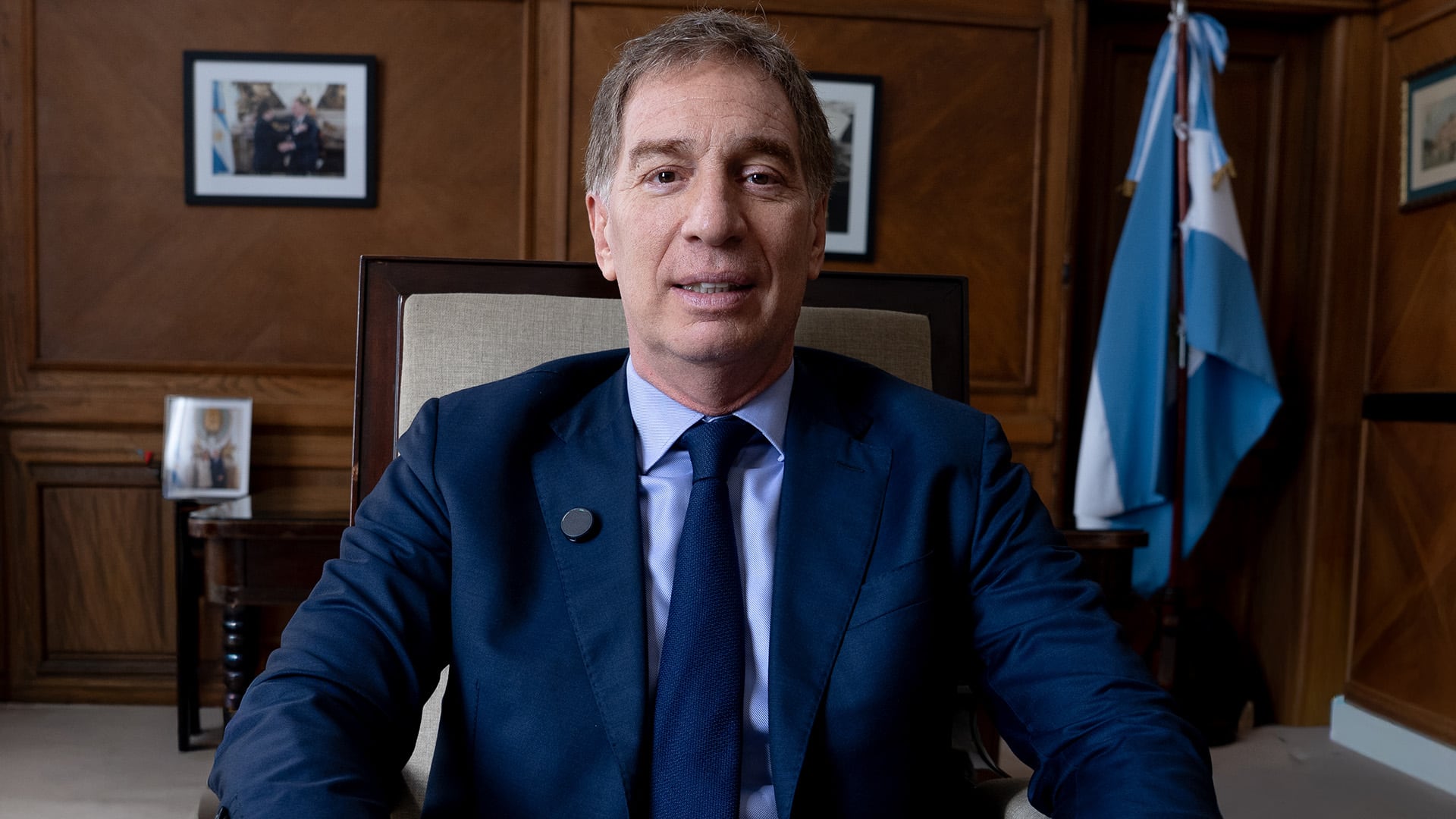El ministro del Interior ya conversó con Karina Milei y quedó a la espera de una llamada del Presidente