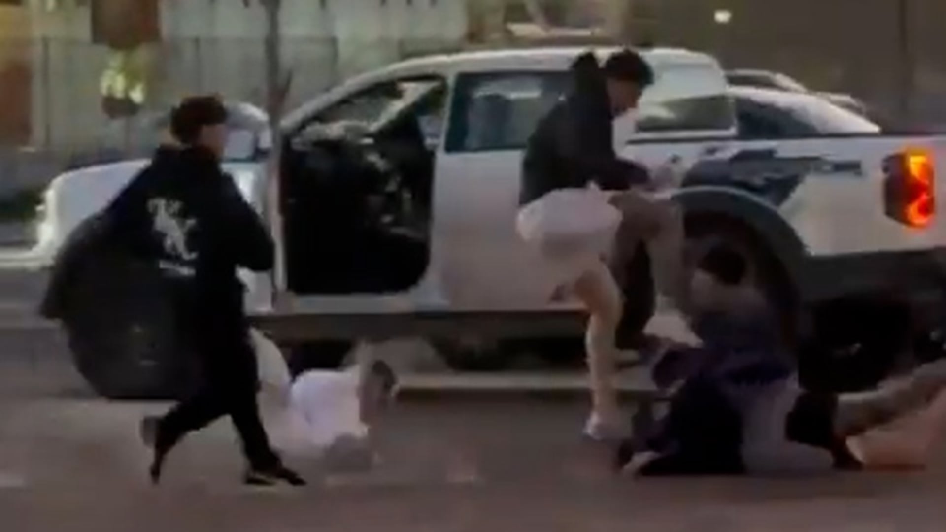 Testigos denuncian la falta de controles y el riesgo constante por picadas en la escollera norte