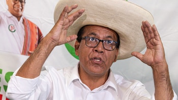 Roberto Sánchez se reúne con Pedro Castillo en el penal de Barbadillo mientras avanza el conteo de la ONPE