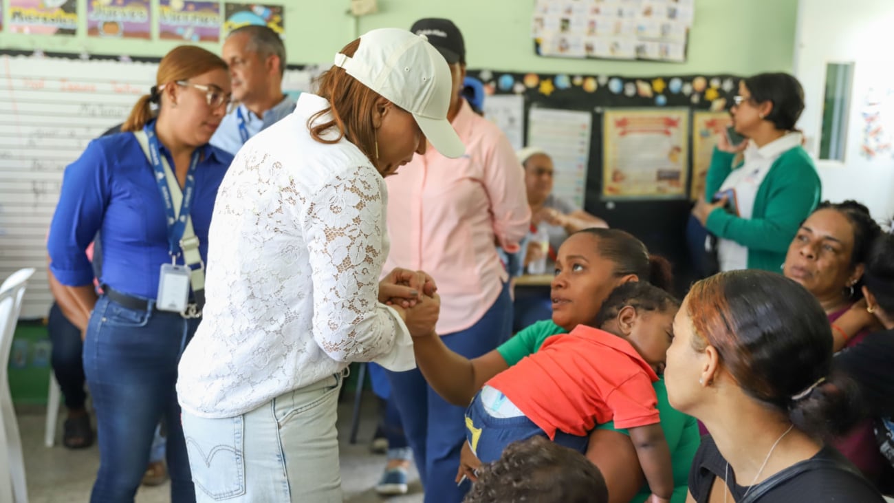 El Bono de Emergencia de Supérate entrega RD 470 millones a 10,000 familias afectadas por inundaciones en República Dominicana. (Cortesía: Gobierno de República Dominicana)