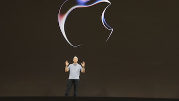 Apple inicia nueva era con la salida de Tim Cook como CEO: qué lanzamientos vendrían en septiembre 2026