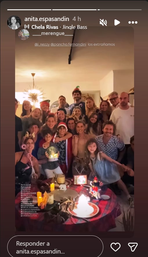 Vicuña junto a toda la familia de Anita