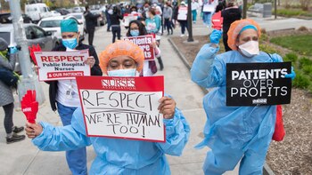 "Respeto. También somos humanas" (AP