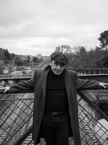 Tony Zenet se presenta por