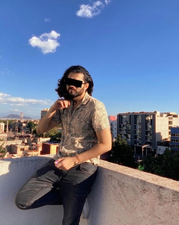 El cantante barítono fue aprehendido