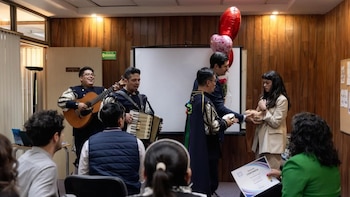 La Oficina y “Los amorosos”: el vínculo oculto con el poema de Jaime Sabines y una inquietante teoría