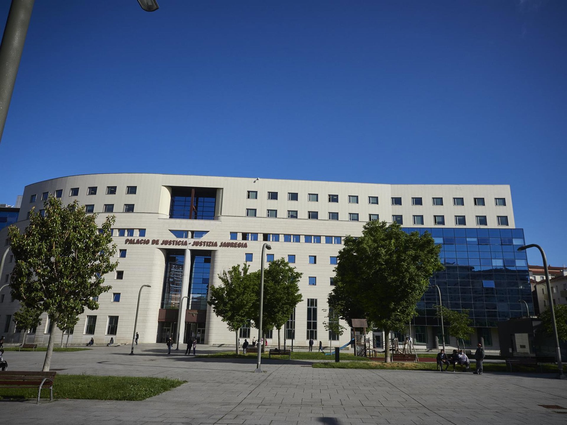 La jueza mantiene en prisión al investigado por la violación a una mujer semiinconsciente el día 10 en Pamplona